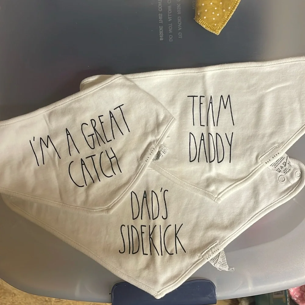 ❤️5/$20 Lot of 3 Rae Dunn bibs